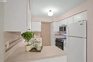 10531 SE Long St, Portland, OR 97266 - Photo 11