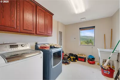 535 Kesterson Ct, Rockaway Beach, OR 97136 - Photo 9