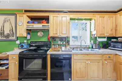 33838 E River Dr #125, Creswell, OR 97426 - Photo 9