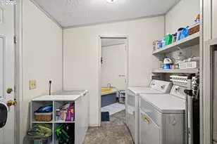 93720 Adams Ln, Coos Bay, OR 97420 - Photo 15