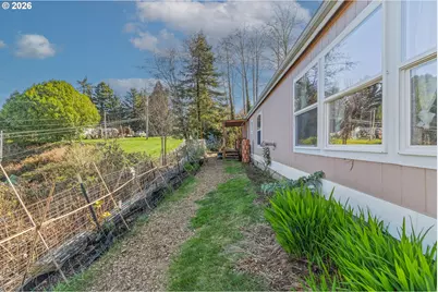 93720 Adams Ln, Coos Bay, OR 97420 - Photo 45