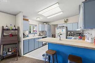 93720 Adams Ln, Coos Bay, OR 97420 - Photo 11