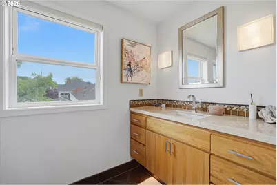 1805 NE Halsey St, Portland, OR 97232 - Photo 19