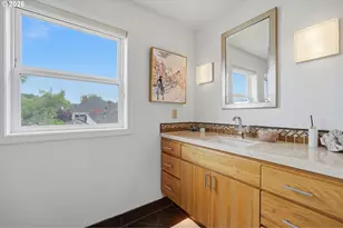 1805 NE Halsey St, Portland, OR 97232 - Photo 19