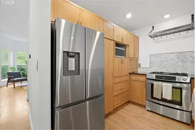 1805 NE Halsey St, Portland, OR 97232 - Photo 9