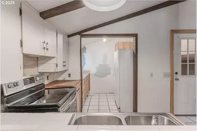 4170 Silver Falls Dr, Silverton, OR 97381 - Photo 7