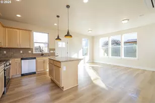 115 E Jersey St, Gladstone, OR 97027 - Photo 7