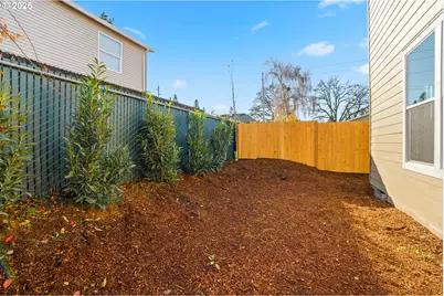 115 E Jersey St, Gladstone, OR 97027 - Photo 19