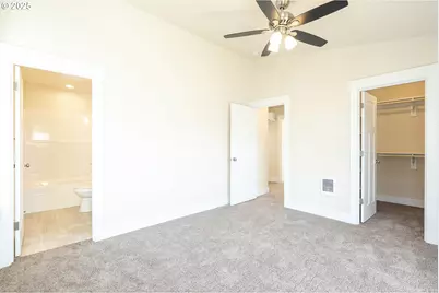 115 E Jersey St, Gladstone, OR 97027 - Photo 15