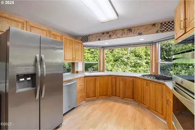 140 SE Bayview Ave, Depoe Bay, OR 97341 - Photo 15