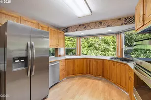 140 SE Bayview Ave, Depoe Bay, OR 97341 - Photo 17