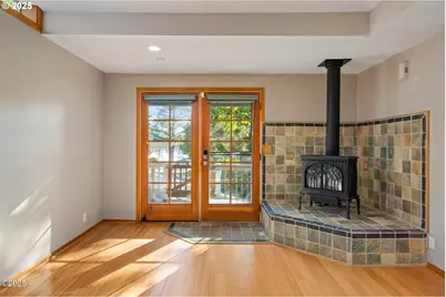 140 SE Bayview Ave, Depoe Bay, OR 97341 - Photo 9