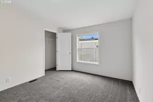 1400 Candlelight Dr, Eugene, OR 97402 - Photo 19