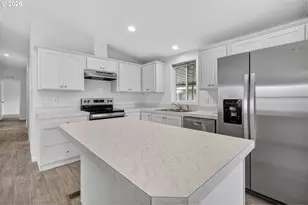 1400 Candlelight Dr, Eugene, OR 97402 - Photo 11