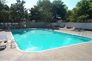1400 Candlelight Dr, Eugene, OR 97402 - Photo 33
