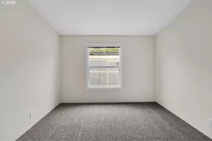 1400 Candlelight Dr, Eugene, OR 97402 - Photo 15