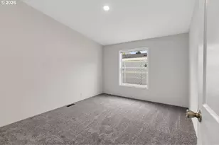 1400 Candlelight Dr, Eugene, OR 97402 - Photo 17
