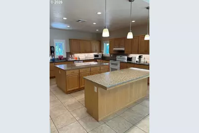 1400 Candlelight Dr #209, Eugene, OR 97402 - Photo 39