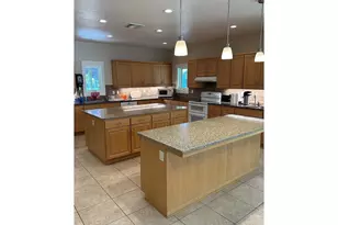 1400 Candlelight Dr, Eugene, OR 97402 - Photo 39