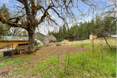 778 Pack Ln, Glendale, OR 97442 - Photo 25