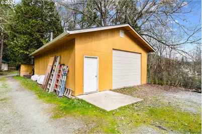 778 Pack Ln, Glendale, OR 97442 - Photo 21