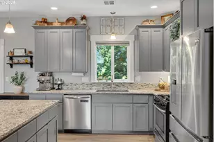 1194 SW Maple St, Dallas, OR 97338 - Photo 7