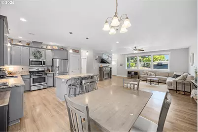 1194 SW Maple St, Dallas, OR 97338 - Photo 13