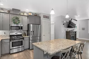 1194 SW Maple St, Dallas, OR 97338 - Photo 9