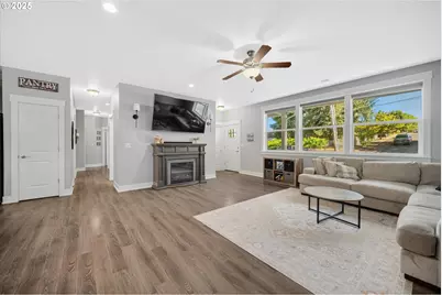 1194 SW Maple St, Dallas, OR 97338 - Photo 5