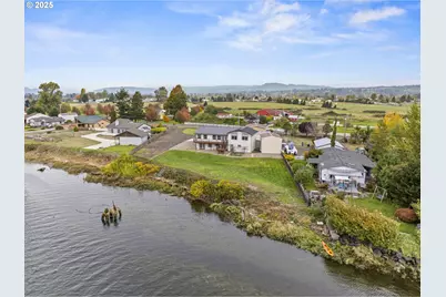 277 W Sunny Sands Rd, Cathlamet, WA 98612 - Photo 1