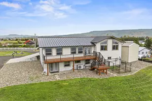 277 W Sunny Sands Rd, Cathlamet, WA 98612 - Photo 9