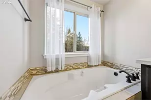 1560 NE Gardiner Dr, Estacada, OR 97023 - Photo 21