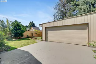8329 SE Morrison St, Portland, OR 97216 - Photo 25