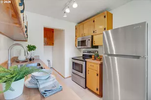 8329 SE Morrison St, Portland, OR 97216 - Photo 7