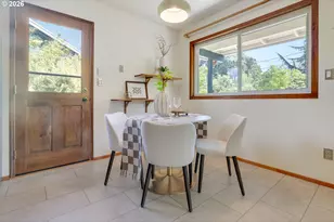 8329 SE Morrison St, Portland, OR 97216 - Photo 9