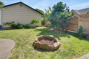 8329 SE Morrison St, Portland, OR 97216 - Photo 21