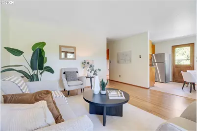 8329 SE Morrison St, Portland, OR 97216 - Photo 5