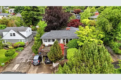 2555 SW Sunset Blvd, Portland, OR 97239 - Photo 3