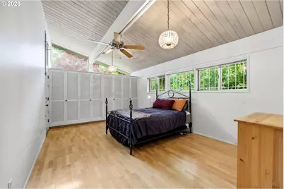 2555 SW Sunset Blvd, Portland, OR 97239 - Photo 13