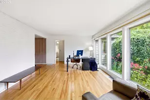 2555 SW Sunset Blvd, Portland, OR 97239 - Photo 5