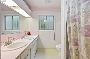 2555 SW Sunset Blvd, Portland, OR 97239 - Photo 13