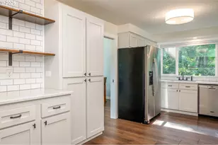 2725 SE Hollyhock Ct, Hillsboro, OR 97123 - Photo 9