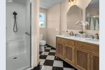 1195 NW Garibaldi St, Hillsboro, OR 97124 - Photo 25