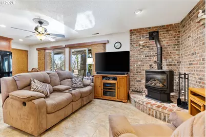 3362 SE Willow St, Hillsboro, OR 97123 - Photo 3