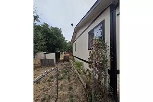 317 Applegate Ave, Drain, OR 97435 - Photo 7