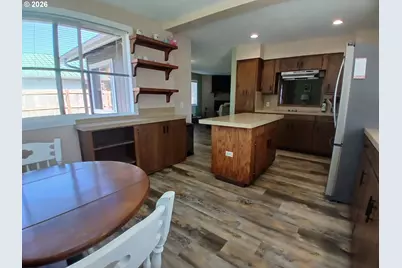 309 S Hazel St, Brookings, OR 97415 - Photo 15