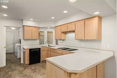 370 Magnolia Dr, Creswell, OR 97426 - Photo 15