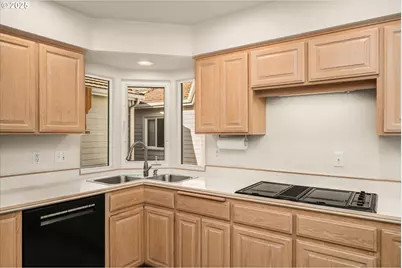 370 Magnolia Dr, Creswell, OR 97426 - Photo 15