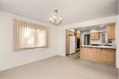 370 Magnolia Dr, Creswell, OR 97426 - Photo 11