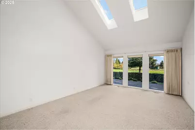 370 Magnolia Dr, Creswell, OR 97426 - Photo 9